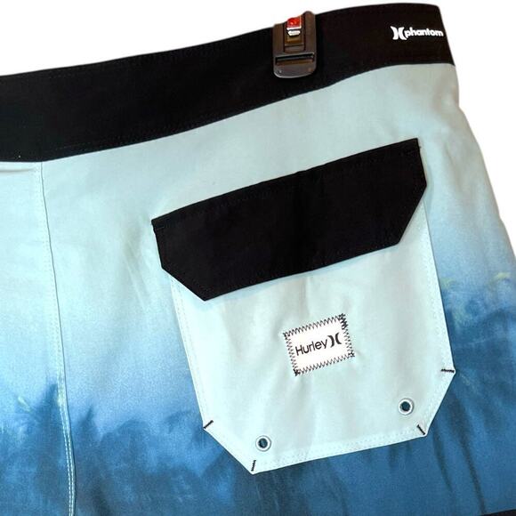 HURLEY Phantom Quick Dry 19" Outseam Shorts in Black & Blue Men's 38" Waist - Picture 5 of 9